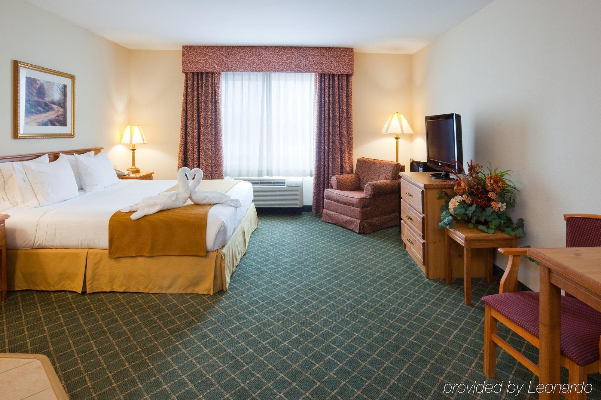 Express & By Ihg